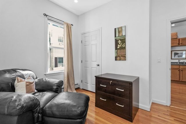 595 East 4th St 1, Boston, MA 02127