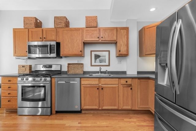 595 East 4th St 1, Boston, MA 02127