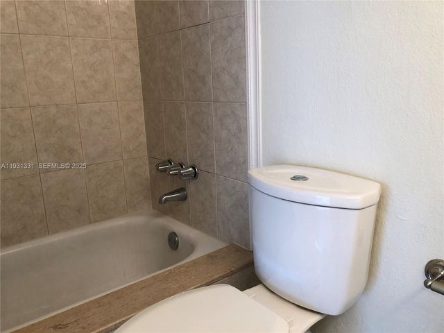 601 Three Islands Blvd 316, Hallandale Beach, FL 33009