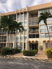 601 Three Islands Blvd 316, Hallandale Beach, FL 33009