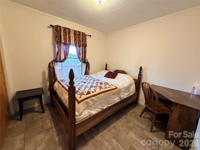 2778 Mule Stomp Road, Hot Springs, NC 28721