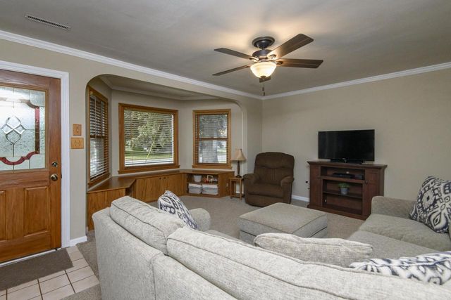122 Elm STREET, Pewaukee, WI 53072
