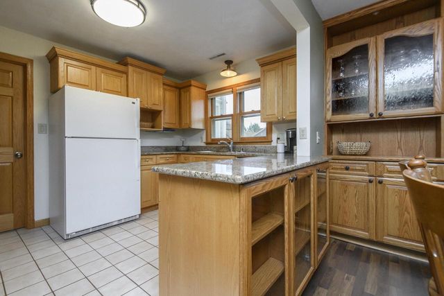 122 Elm STREET, Pewaukee, WI 53072