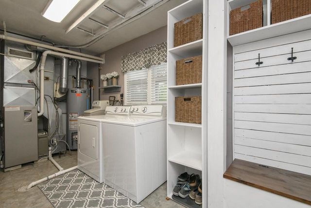 122 Elm STREET, Pewaukee, WI 53072