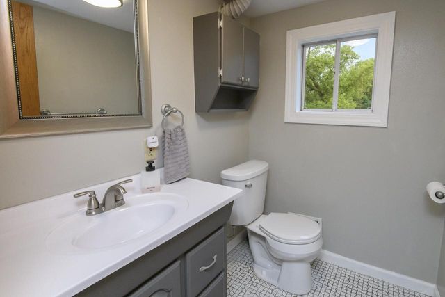 122 Elm STREET, Pewaukee, WI 53072