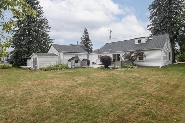 122 Elm STREET, Pewaukee, WI 53072