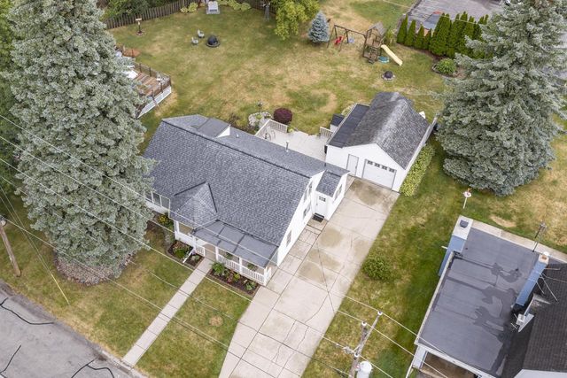 122 Elm STREET, Pewaukee, WI 53072