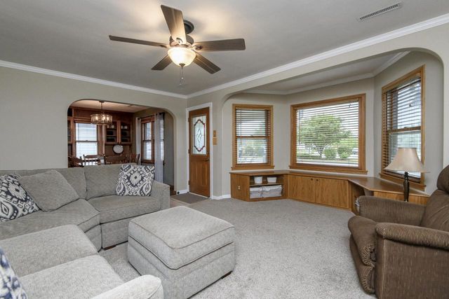 122 Elm STREET, Pewaukee, WI 53072