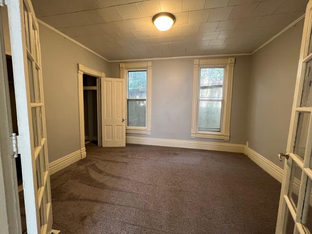 101 BLUFF Street, Council Bluffs, IA 51503