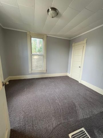 101 BLUFF Street, Council Bluffs, IA 51503