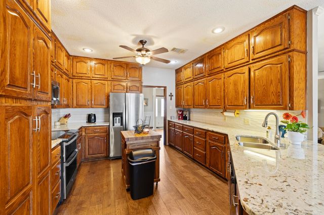 15 Castle Heights, Cabot, AR 72023