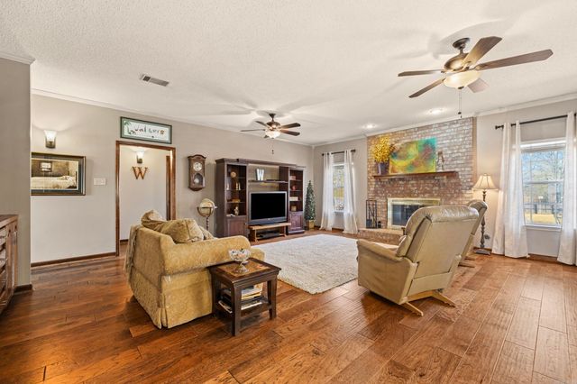 15 Castle Heights, Cabot, AR 72023