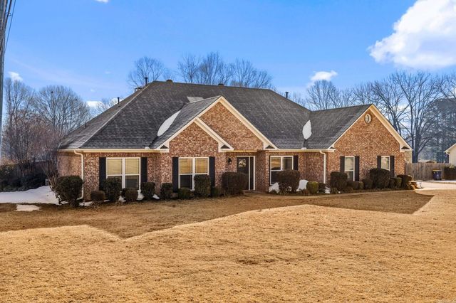 15 Castle Heights, Cabot, AR 72023