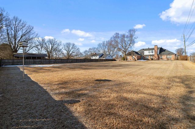 15 Castle Heights, Cabot, AR 72023