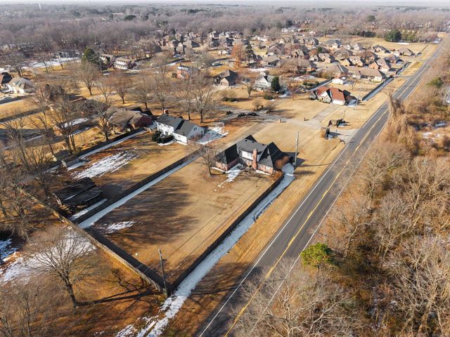 15 Castle Heights, Cabot, AR 72023