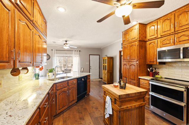 15 Castle Heights, Cabot, AR 72023