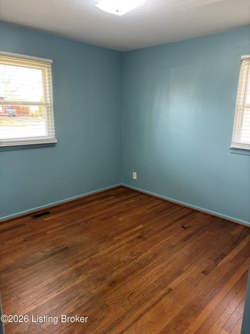 9407 Shanna Dr, Jeffersontown, KY 40299