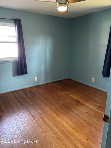 9407 Shanna Dr, Jeffersontown, KY 40299