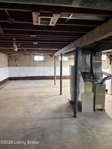 9407 Shanna Dr, Jeffersontown, KY 40299