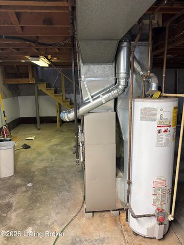 9407 Shanna Dr, Jeffersontown, KY 40299