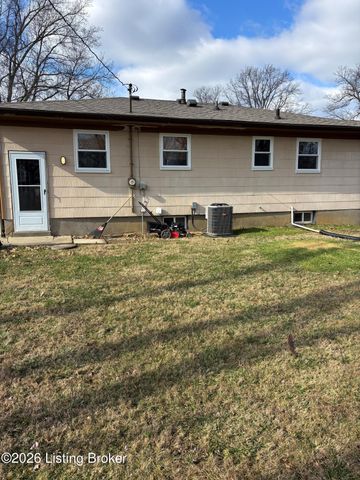 9407 Shanna Dr, Jeffersontown, KY 40299