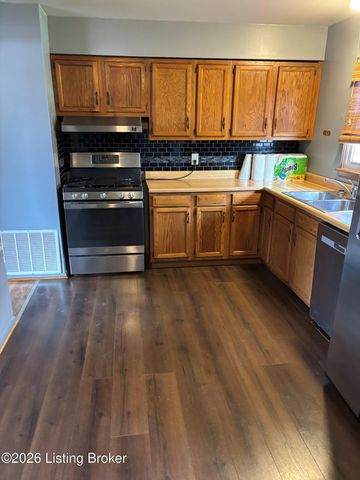 9407 Shanna Dr, Jeffersontown, KY 40299