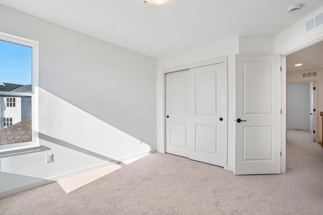 9157 S Overlook WAY, Franklin, WI 53132