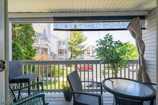 15 Boulder Run Rd, Paterson City, NJ 07501
