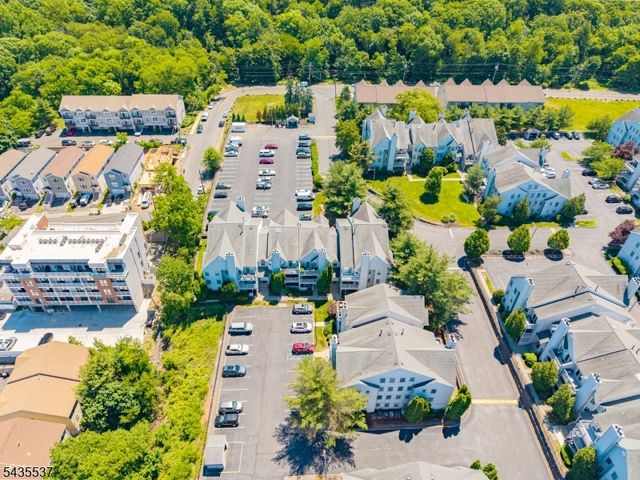 15 Boulder Run Rd, Paterson City, NJ 07501