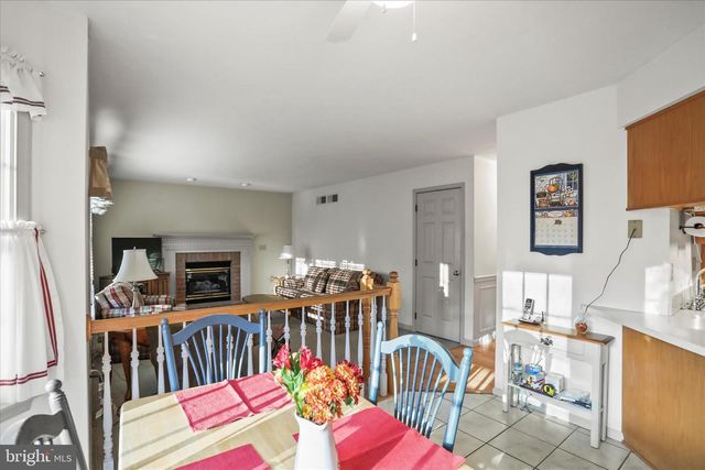 32 MAGNOLIA LN, Hanover, PA 17331