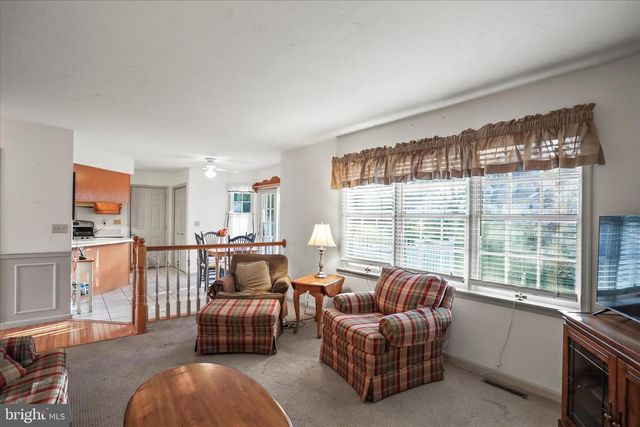 32 MAGNOLIA LN, Hanover, PA 17331