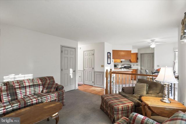 32 MAGNOLIA LN, Hanover, PA 17331