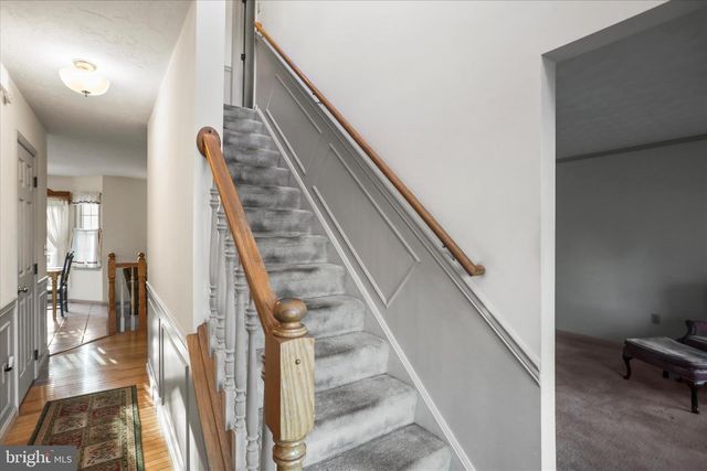 32 MAGNOLIA LN, Hanover, PA 17331