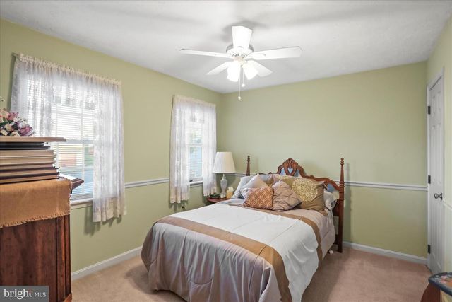 32 MAGNOLIA LN, Hanover, PA 17331