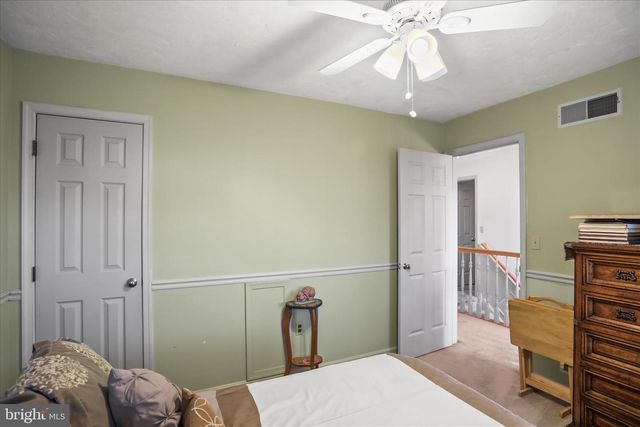 32 MAGNOLIA LN, Hanover, PA 17331