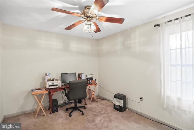 32 MAGNOLIA LN, Hanover, PA 17331