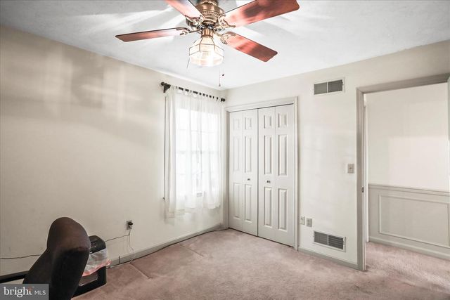 32 MAGNOLIA LN, Hanover, PA 17331