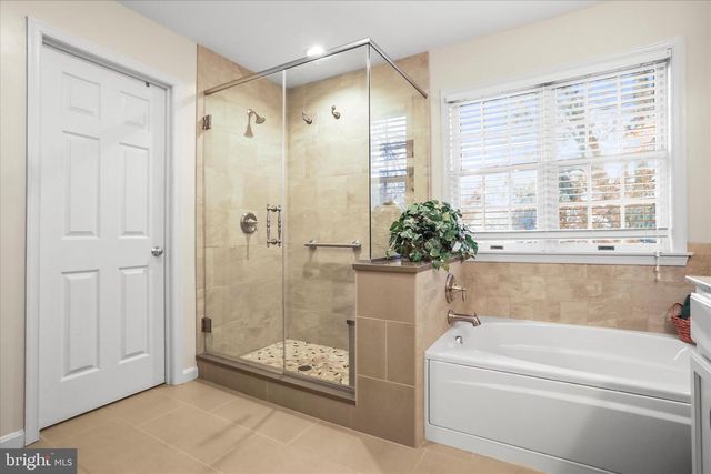 32 MAGNOLIA LN, Hanover, PA 17331