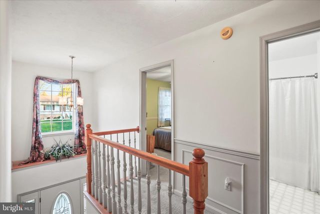 32 MAGNOLIA LN, Hanover, PA 17331