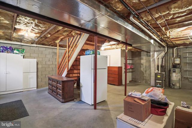 32 MAGNOLIA LN, Hanover, PA 17331