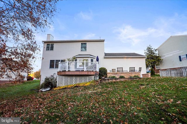 32 MAGNOLIA LN, Hanover, PA 17331