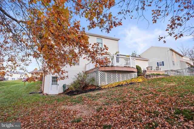 32 MAGNOLIA LN, Hanover, PA 17331