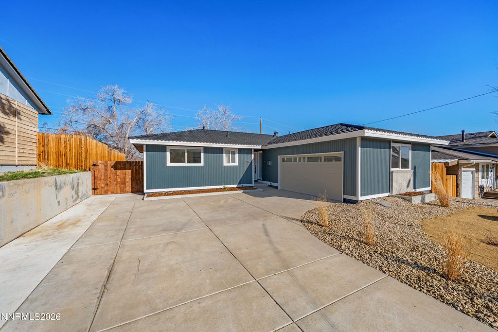 Image 8 of property listing at 3286 Heights Drive, Reno, NV 89503