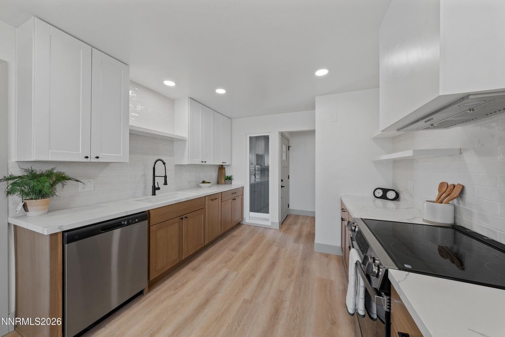 Image 9 of property listing at 3286 Heights Drive, Reno, NV 89503