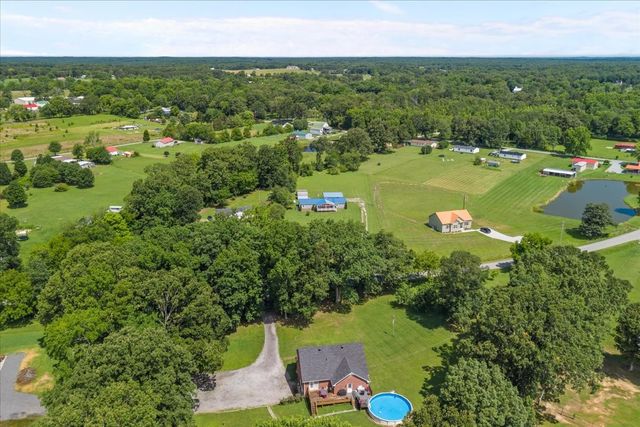 1112 Garners Creek Rd, Dickson, TN 37055