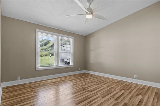 1112 Garners Creek Rd, Dickson, TN 37055