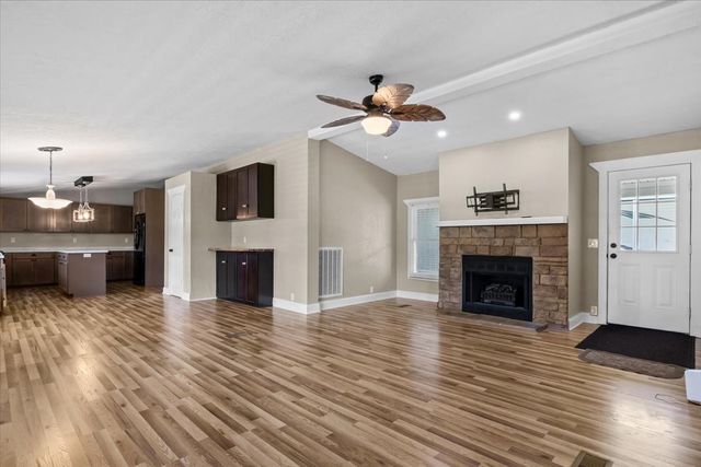 1112 Garners Creek Rd, Dickson, TN 37055