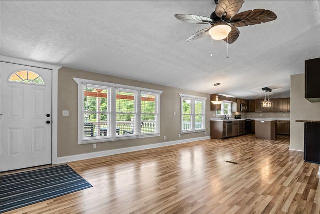 1112 Garners Creek Rd, Dickson, TN 37055