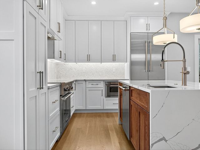 551 E 7th St 3, Boston, MA 02127