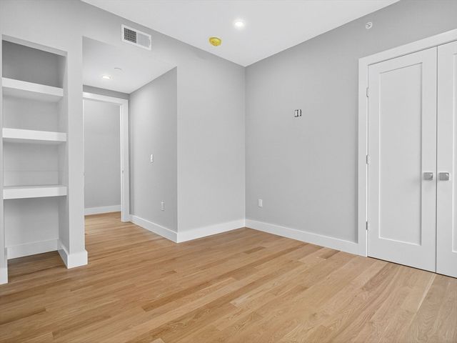 551 E 7th St 3, Boston, MA 02127